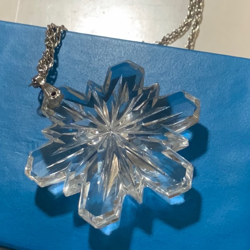 Crystal snowflake necklace